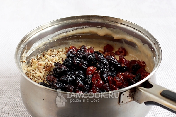 Добавить изюм