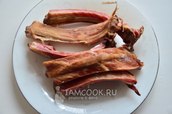 Подготовить свиные ребра