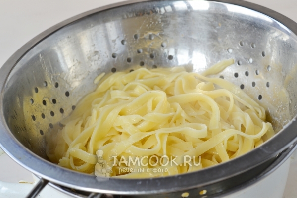 Отварить лапшу