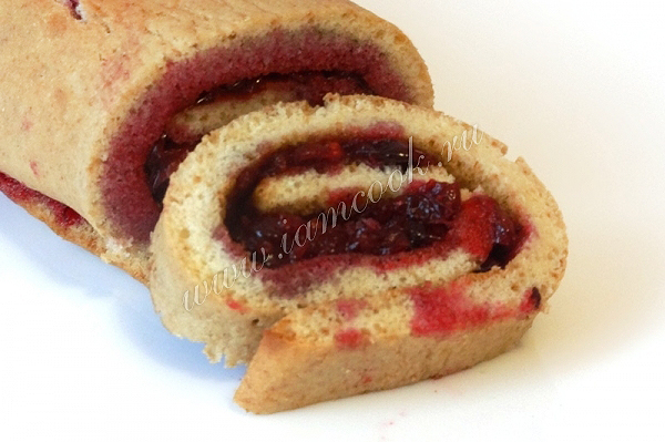 Рецепт брусничного рулета