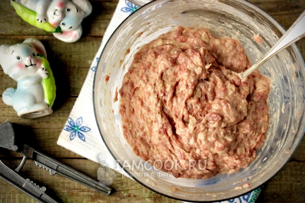 Размешать фарш