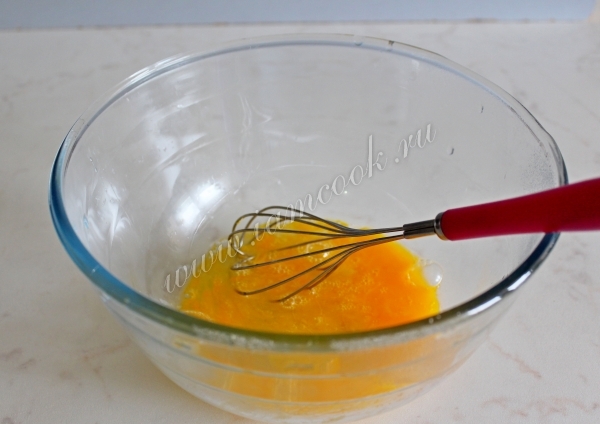 Яйца взбитые с солью