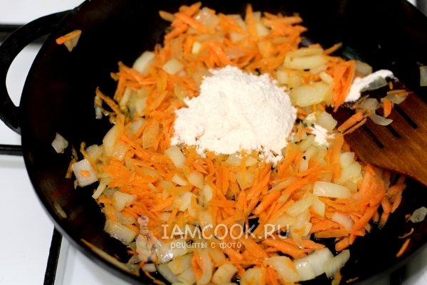 Всыпать муку