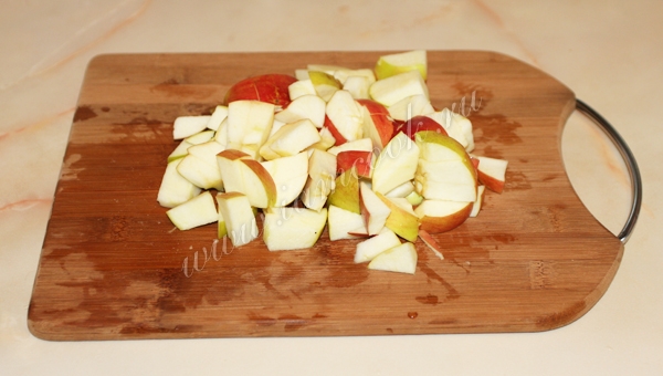 Яблоки нарезанные кусочками