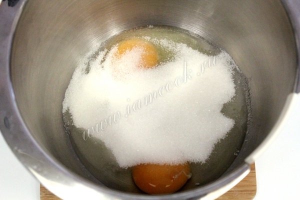 Сахар с яйцами