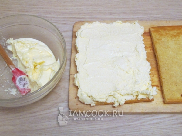 Намазать бисквит