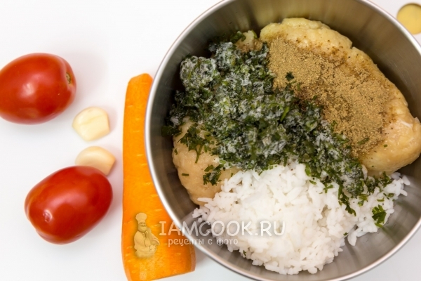 Смешать ингредиенты для фарша