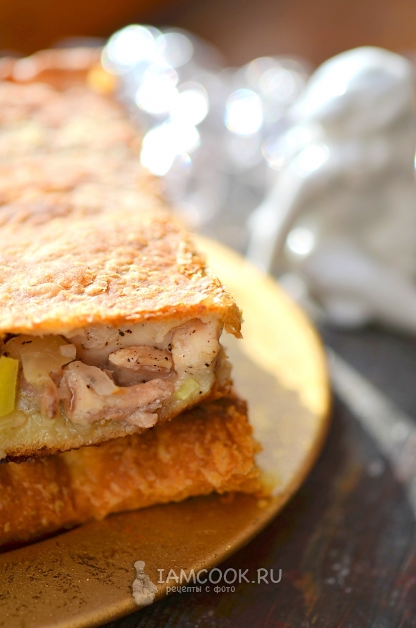 Готовый куриный пирог с картошкой