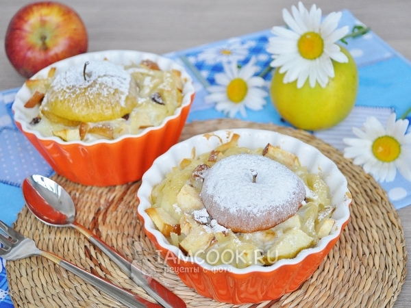 Фото «Детского» лапшевника с яблоком и изюмом