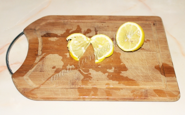 Нарезанный лимон