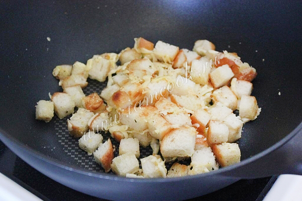 Сухарики на сковороде