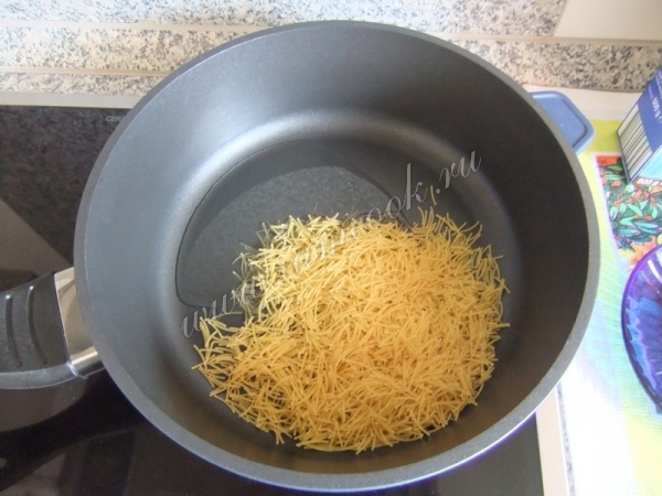 Вермишель на сковороде