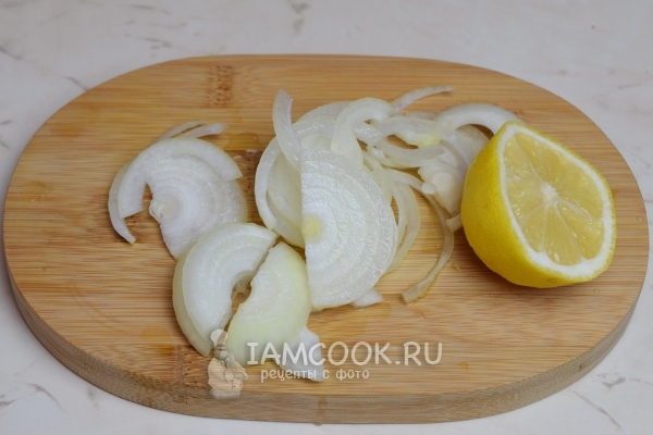 Нарезали лук