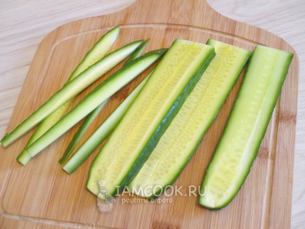 Огурец порезанный