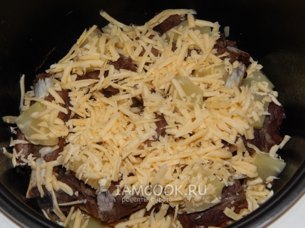 Посыпать тёртым сыром