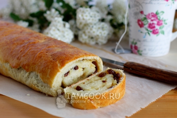 Фото рулета с изюмом из кислого дрожжевого теста