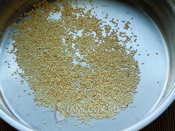 Обжарить кунжут