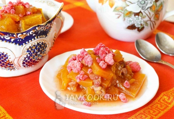 Фото десерта из тыквы с малиной