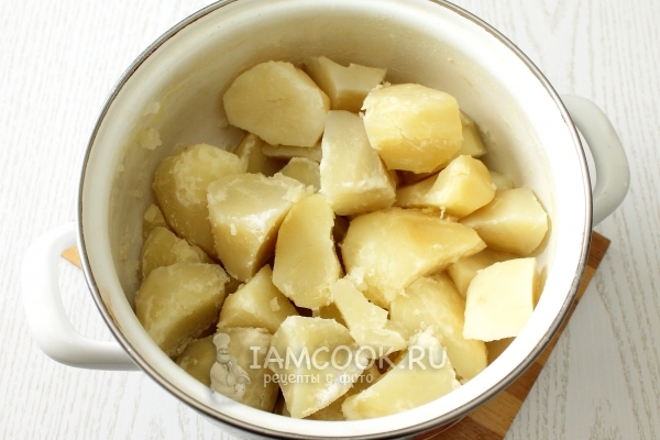 Отварить картофель