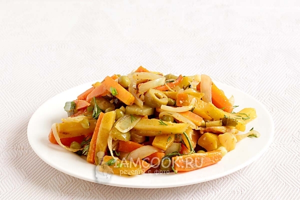 Рецепт салата из тушеной моркови