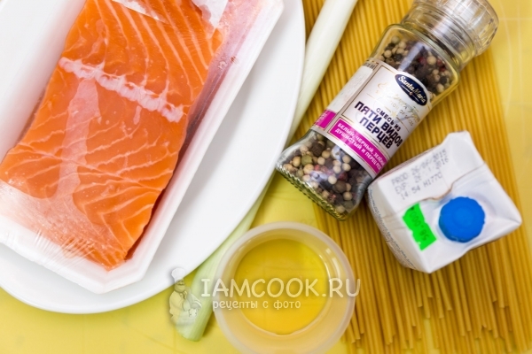Ингредиенты для пасты с лососем в сливочном соусе