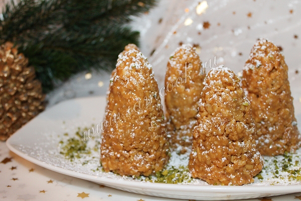 Готовим печенье в виде новогодних шишек