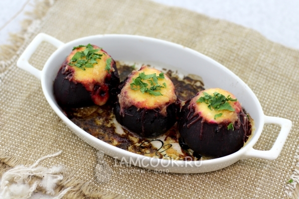 Свекла запечённая в духовке с сыром