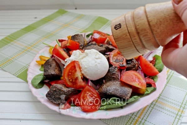 Положить яйцо пашот