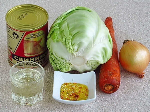 Ингредиенты для тушения капусты