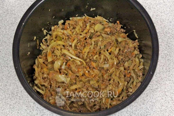 Готовая капуста с фаршем в мультиварке