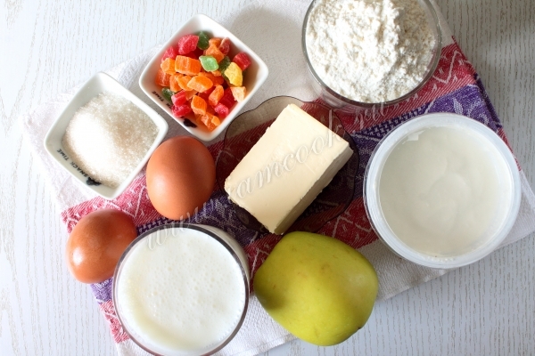 Ингредиенты для пирога с яблоком и цукатами