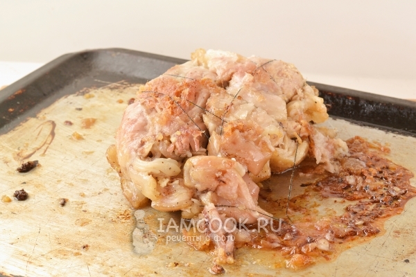 Готовый рулет из свиной рульки