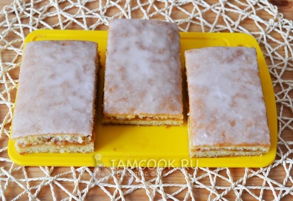 Порезать пирожное на части