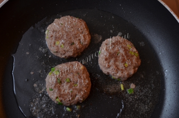 Бифштекс из говяжьего фарша