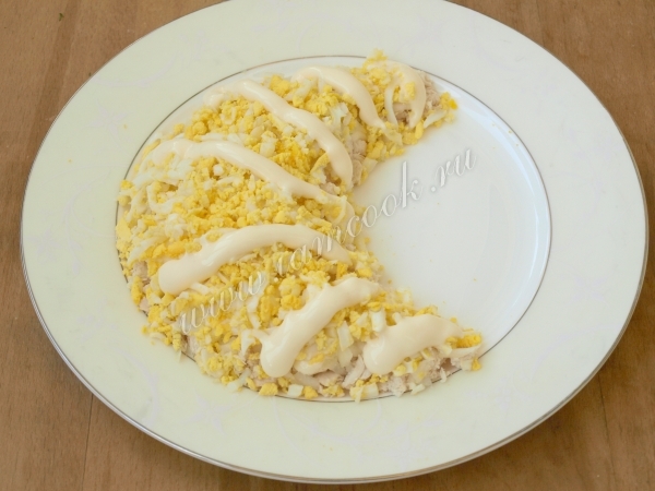 Второй слой салата арбузная долька