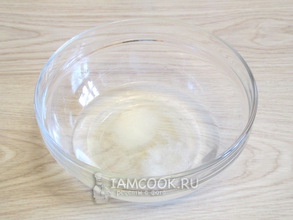 Вода с оливковым маслом, сахаром и водой