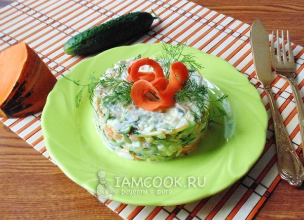 Салат с тыквой и огурцом