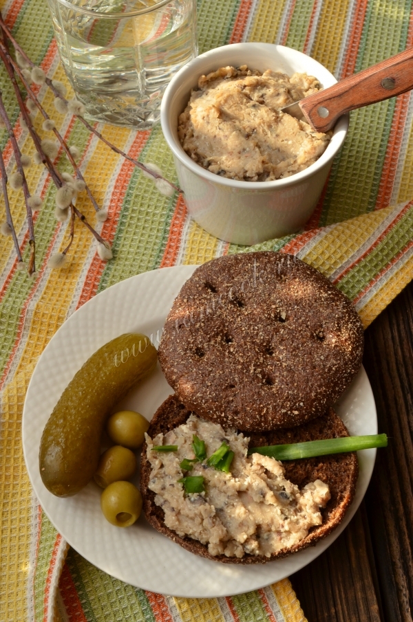 грибной паштет с фасолью