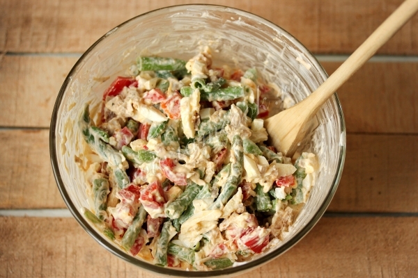 Перемешать салат