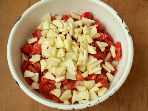 Помидоры с яблоками