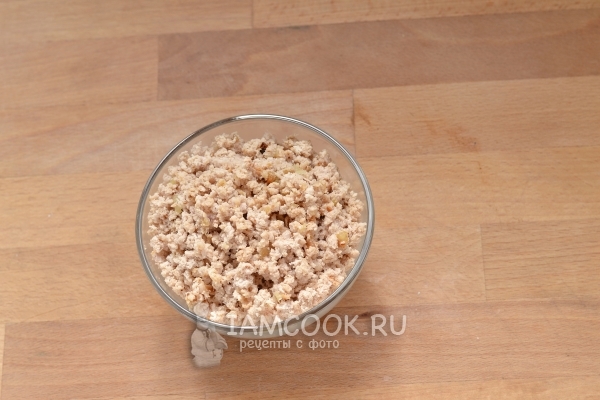 Готовая начинка из фарша и лука