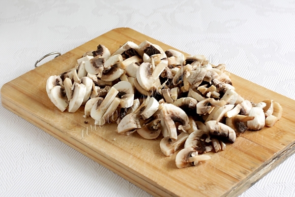 Шампиньоны резанные