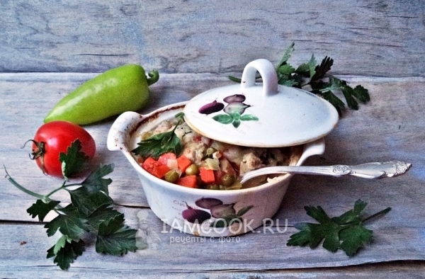 Фото свинины с овощами в горшочках в духовке