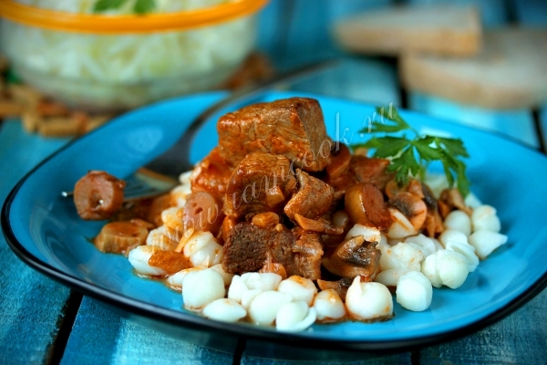 Рецепт свинины с грибами в мультиварке