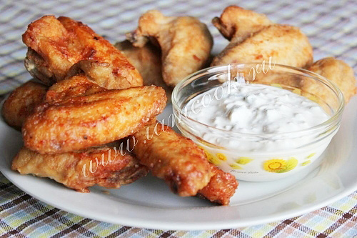 Крылышки Баффало с соусом Блючиз