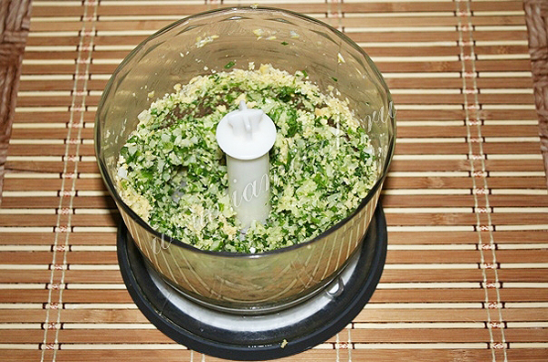 Зелень с нутом в блендере