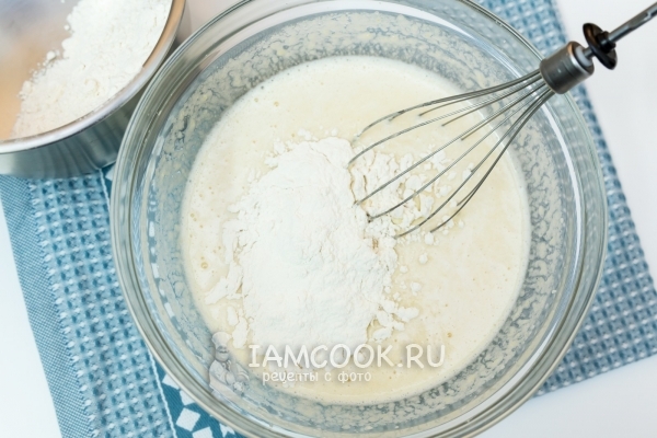 Добавить муку