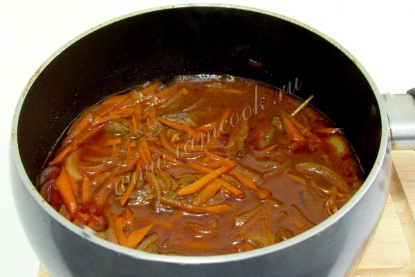 Тушим мясные косички из говядины