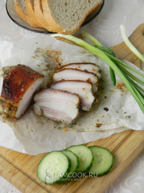 Фото солено-печеного сала со специями