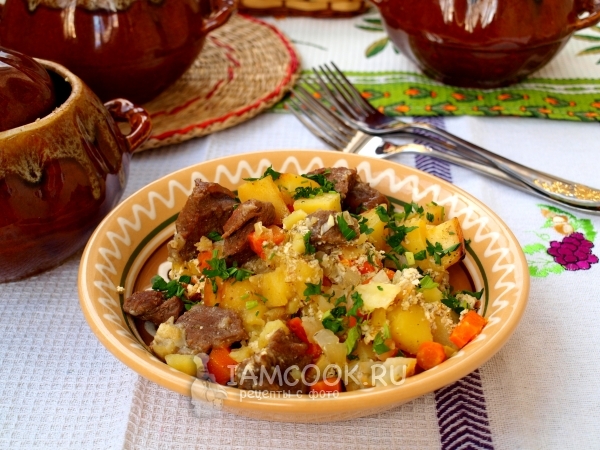 Рецепт жаркого в горшочках с мясом